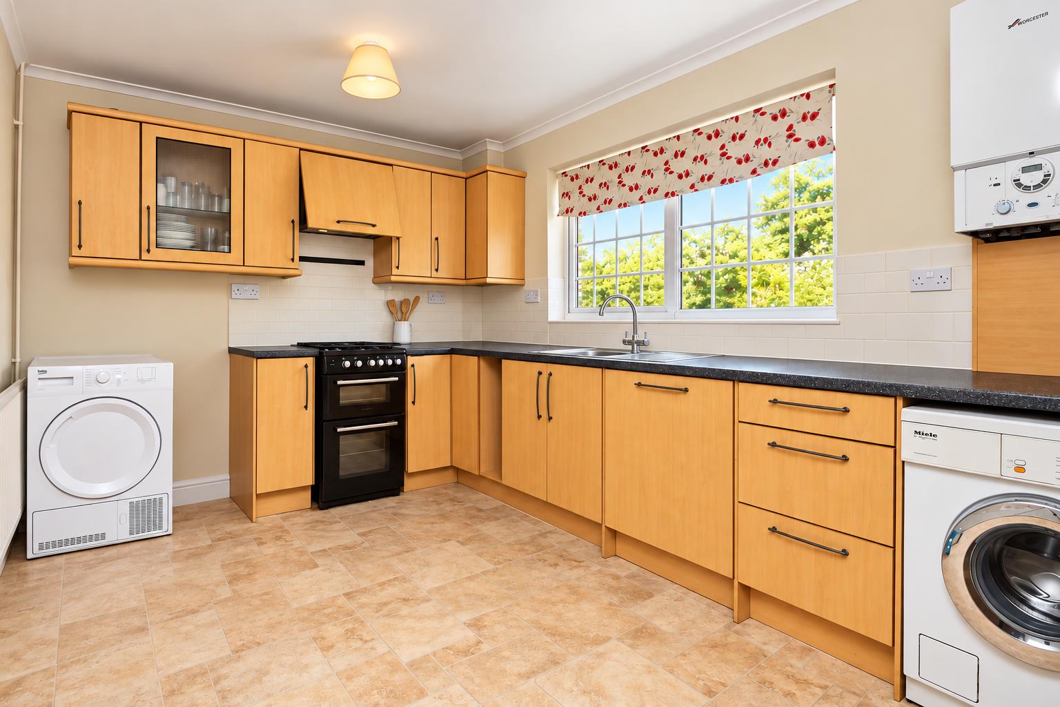 3 bed property in Cropwell Bishop, Milton Keynes